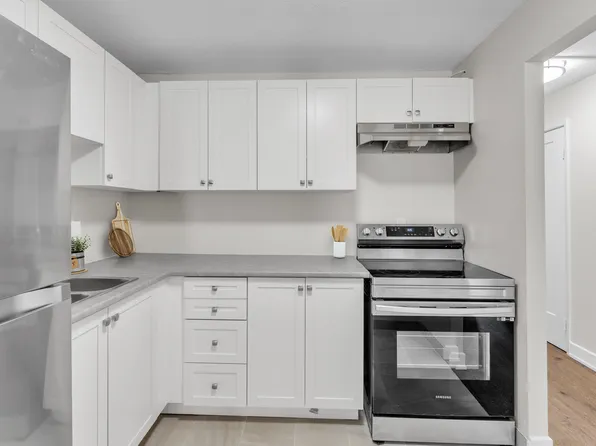 Forsythe, 42 Leroy Grant Dr, Kingston, ON K7K 6W8