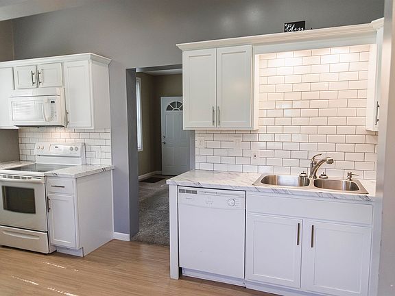 2nd image of 2049 Chestnut St