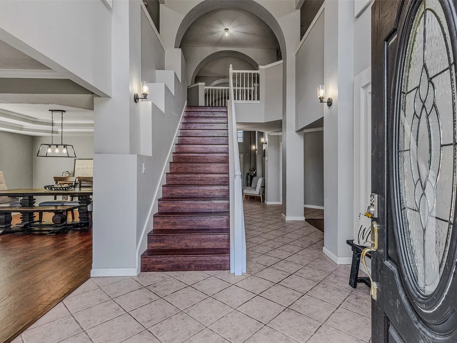 5 bed, 2.5 bath, 3892 sqft, $2,995 — Photo 3