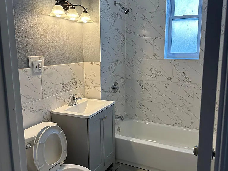 6439 W 28th St #1 — Photo 3