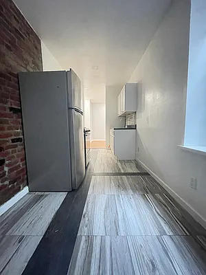 Rented by Candid Listings LLC | media 9