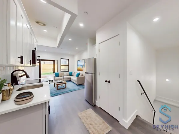 239 East 28th Street image 1 of 12