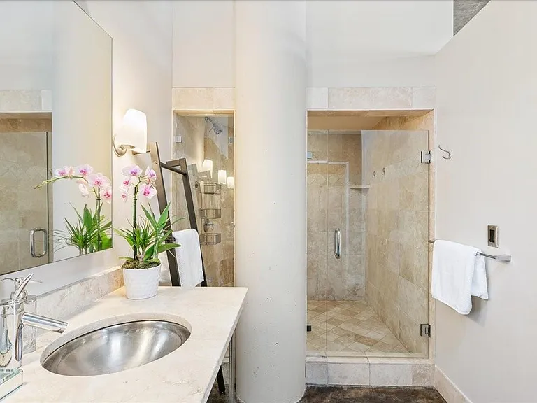 311 W 5th St #806 — Photo 9