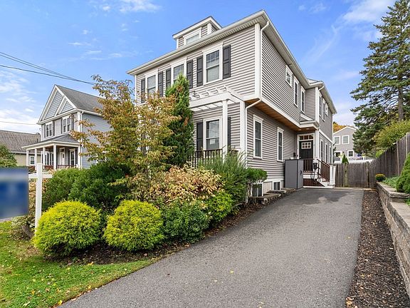 3rd image of 134 Edenfield Ave #2