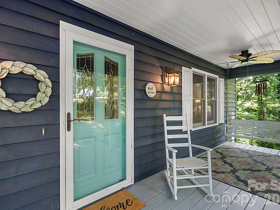 2nd image of 15 Forest Ridge Ln