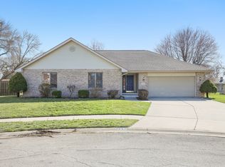 2231 Reston Ln, Columbus, IN 47203