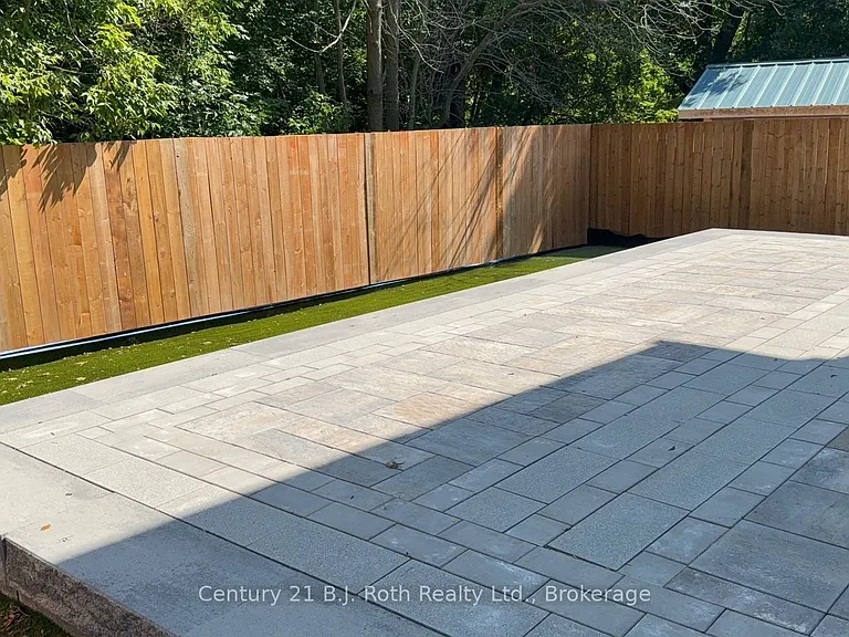165 Barrie Rd #1 — Photo 5