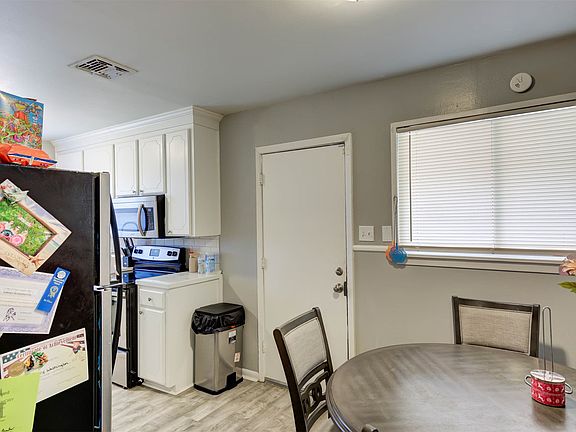 4th image of 9332 Fireside Dr