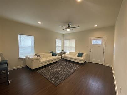 5th image of 1821 Wellington St