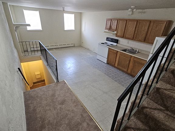 Dine-in kitchen & living space