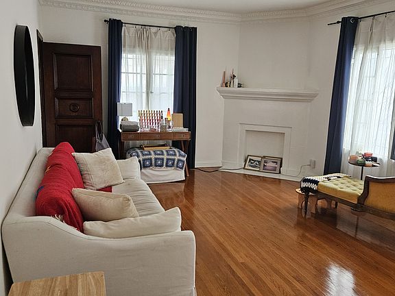 2nd image of 432 S Cochran Ave #3B