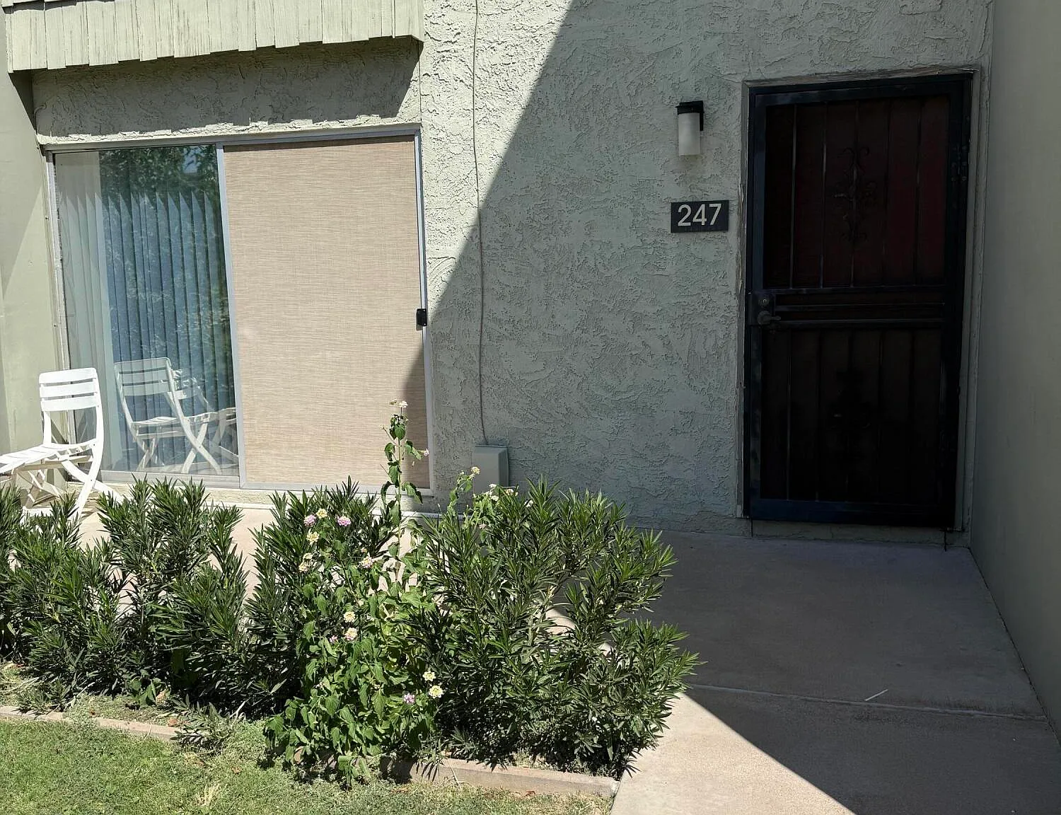 2 bed, 1.5 bath, 986 sqft, $2,350 — Photo 2