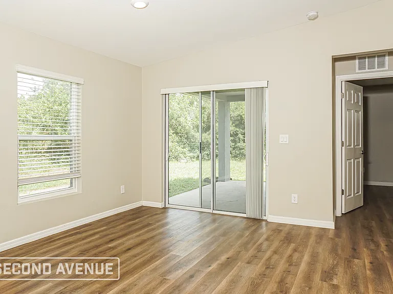 14134 Packard Ave — Photo 8