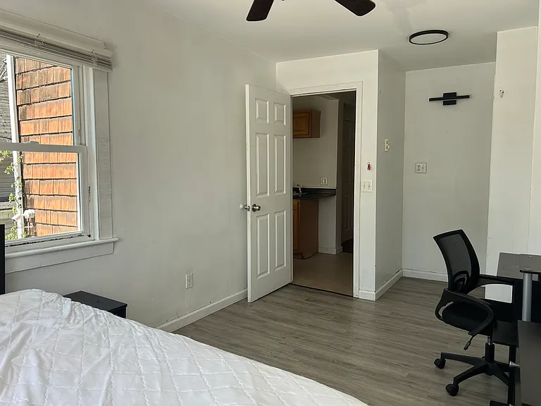 61 Walnut St — Photo 5