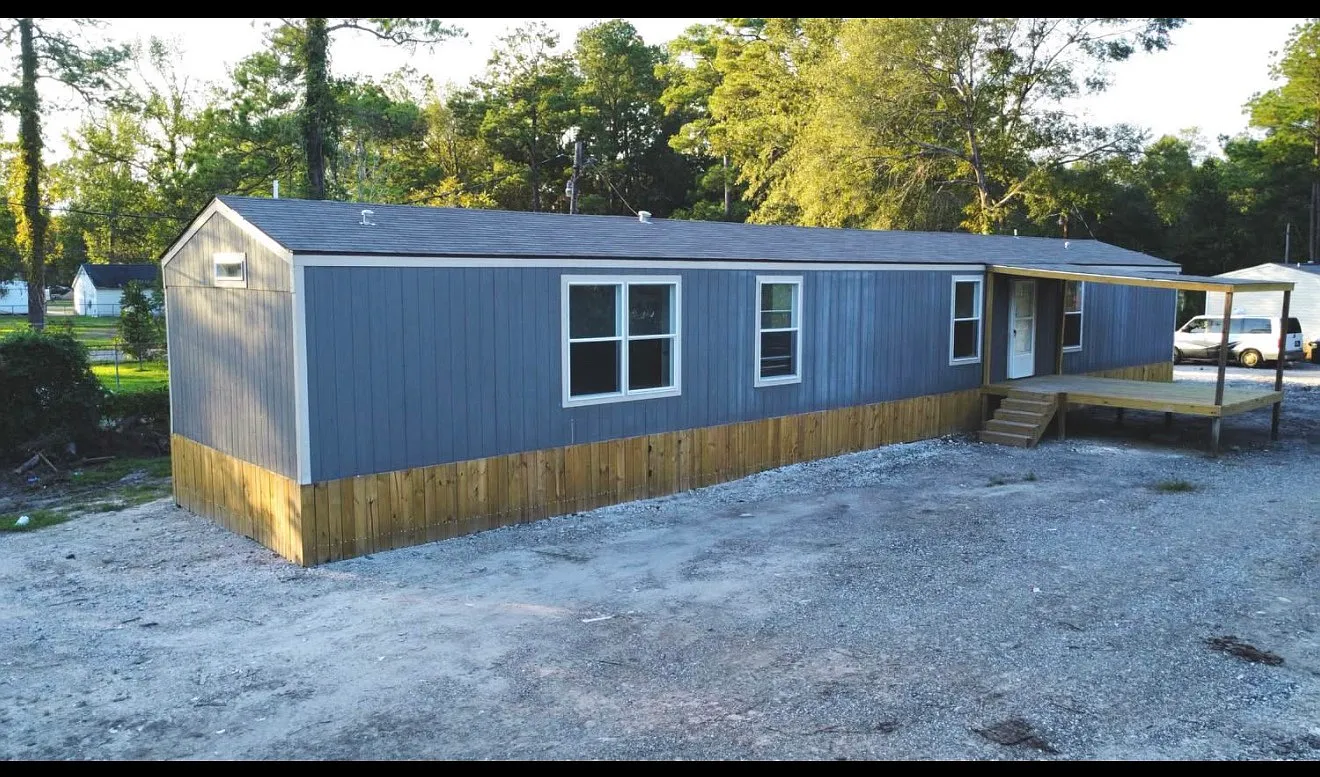 3 bed, 1056 sqft, $1,400 — Photo 1