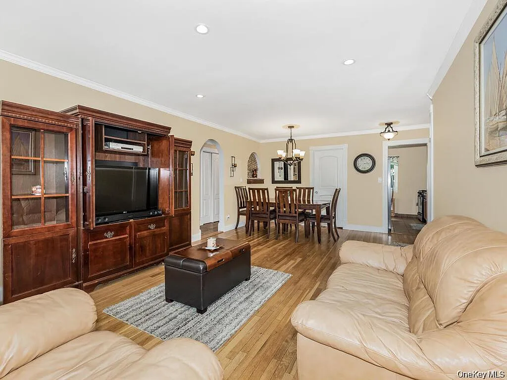 1 bed, 1.0 bath, 950 sqft, $3,200 — Photo 4