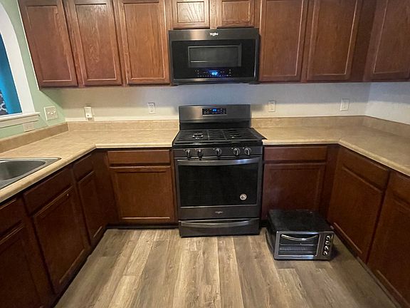 4th image of 1016 Collington Dr