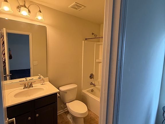 4th image of 1001 Sweetgum St