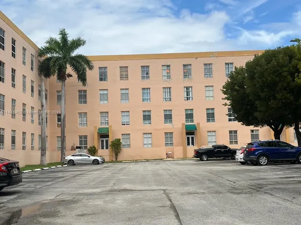 7420 W 20th Ave APT 334, Hialeah, FL 33016