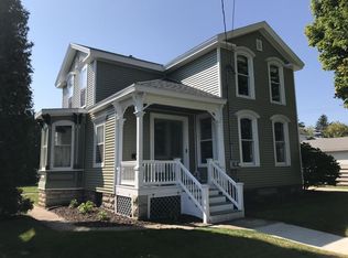 815 Saint Clair St, Manitowoc, WI 54220