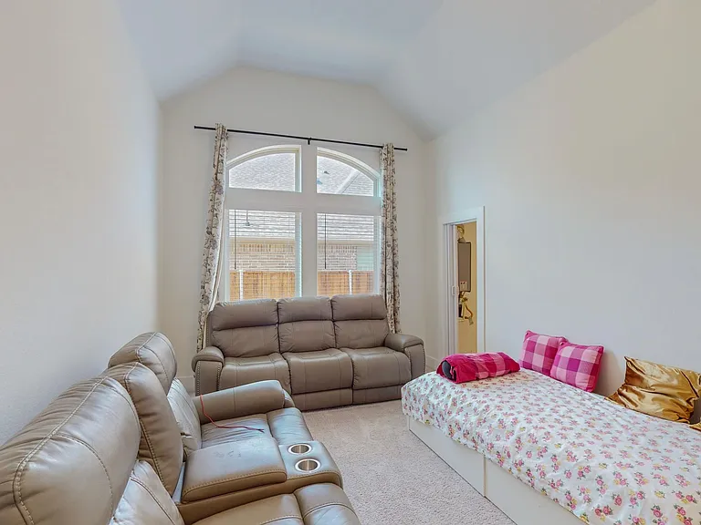 1303 Buttermere St — Photo 56
