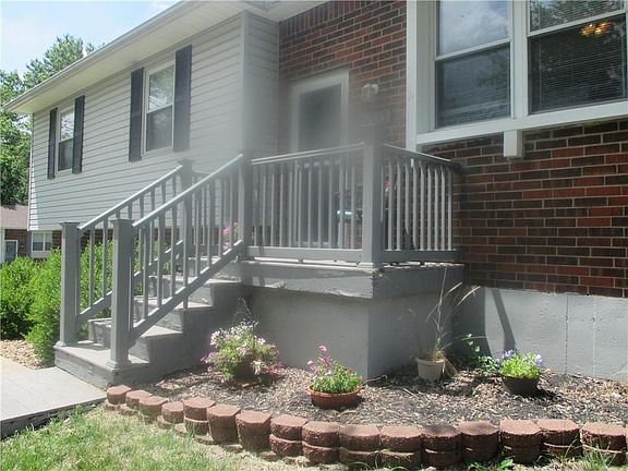 5th image of 2615 NW Castle Dr