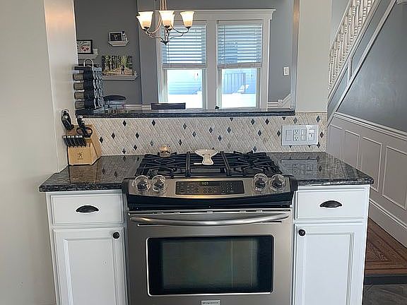 5th image of 104 Rhame Ave