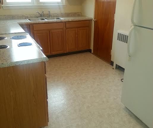4th image of 1324 Potomac Ave APT 22