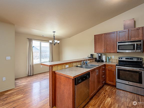 2nd image of 1316 W Century Street