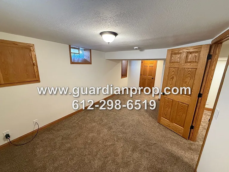 2202 Saint Croix St — Photo 21