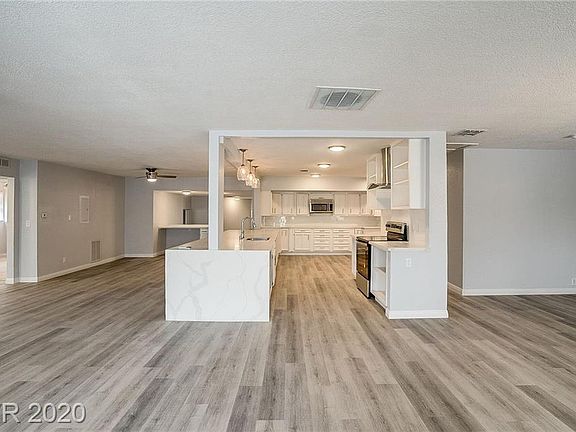 4th image of 1431 Bracken Ave