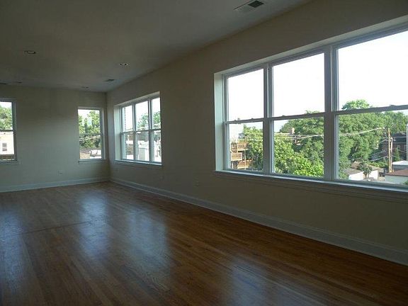 3rd image of 2643 N Fairfield Ave #2641-2
