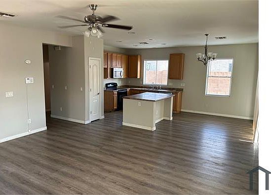 3rd image of 41313 W Parkhill Dr
