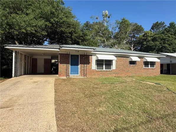 714 Townsend Cir, Chickasaw, AL 36611