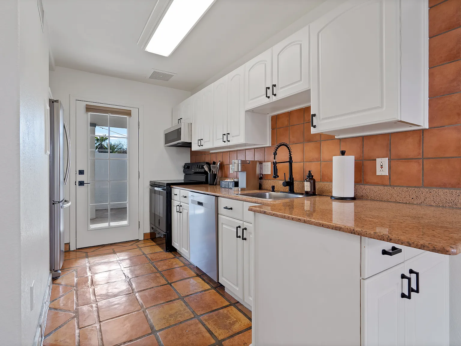 1 bed, 600 sqft, $1,850 — Photo 3