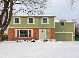 90 Edgemoor Rd, Rochester, NY 14618