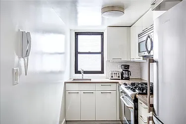 Rented by Manhattan Realty Group