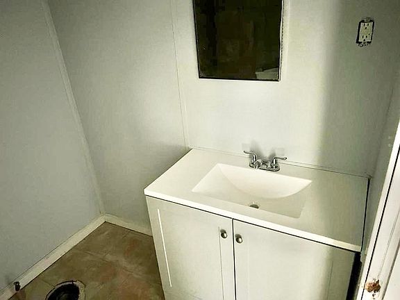 5th image of 3140 Saint Charles Dr