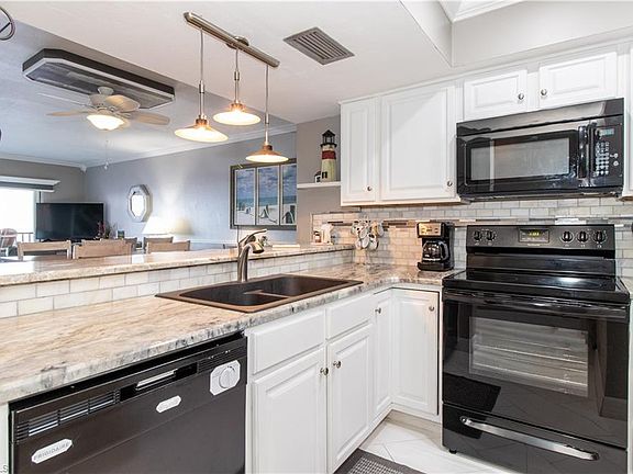 5th image of 1901 Clifford St APT 1103