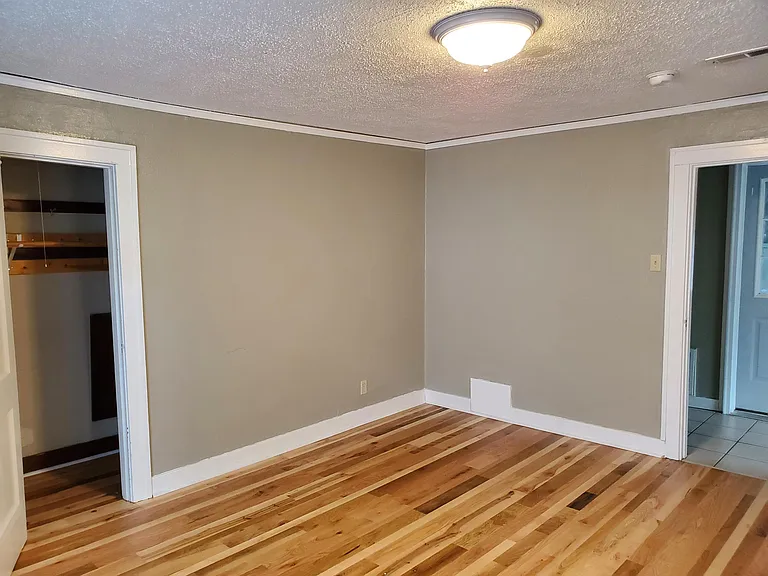 1621 Fairchildapt 2 Loft — Photo 10