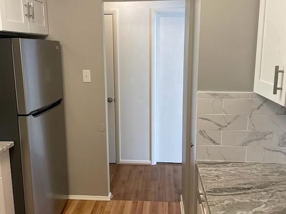 5th image of 147 Hughes Ave