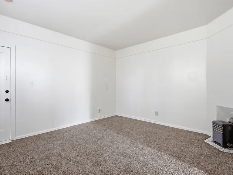 1144 24th St #1 — Photo 3