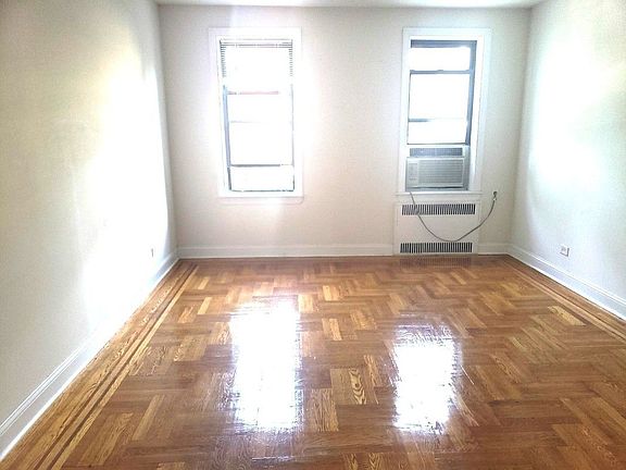 4th image of 1665 Ocean Ave #2