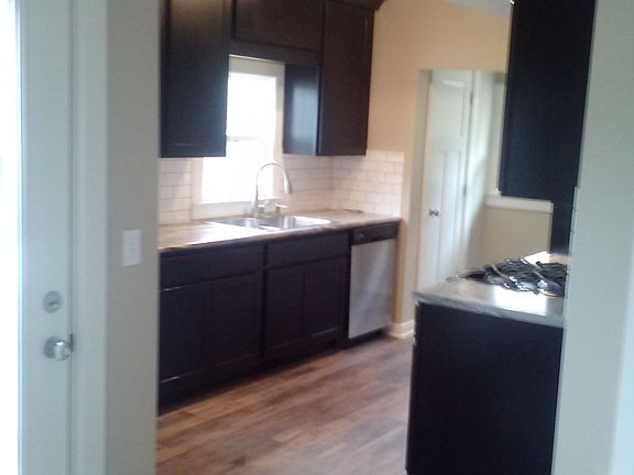 4th image of 5469 Pine Island Dr NE