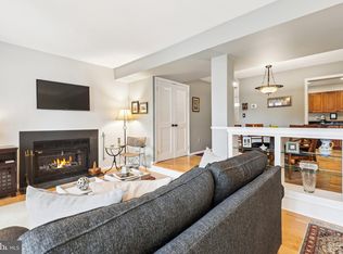 2911 S Woodley St APT C, Arlington, VA 22206