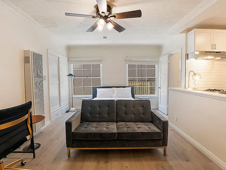 Crenshaw Park Apartments — Photo 6