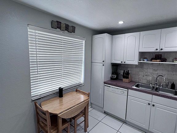 4th image of 128 S Cypress Road #816