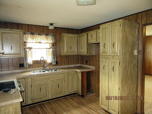 2nd image of 220.5 Ayers St