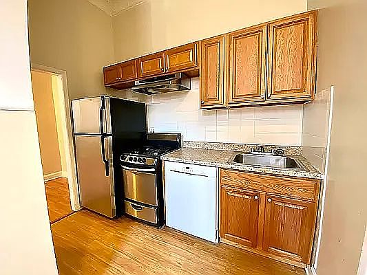 1st image of 471 Carroll St APT 1L