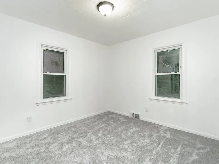 610 W Austin Ave — Photo 15